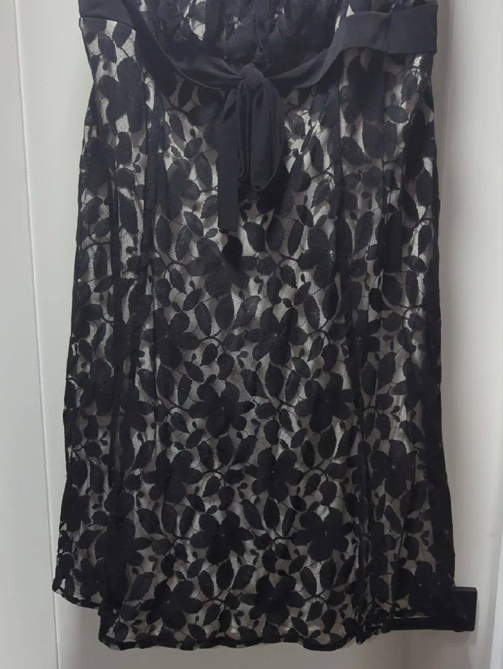 SL Fashions Black and Cream Floral Lace Midi Dress - Picture 4 of 6